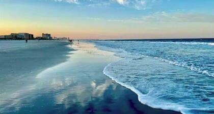 Blue Ocean 2 bedrooms home 1 minute to beachD