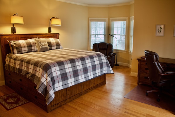 3 bedrooms, desk, iron/ironing board, WiFi