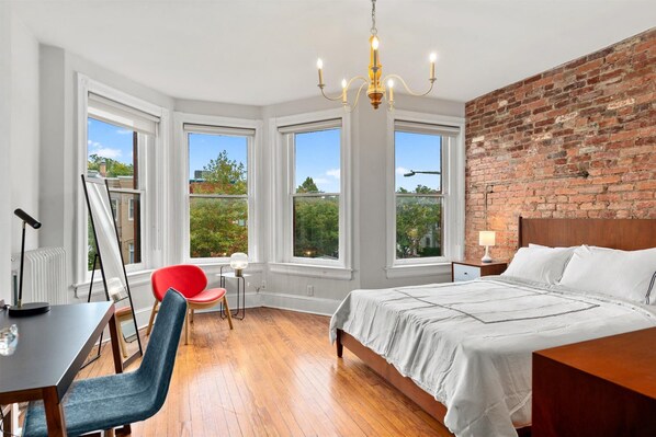 4 habitaciones, escritorio, wifi gratis y ropa de cama 