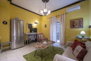 Family Apartment | Living area | Smart TV - Lamda Vintage Apartment (Athens)