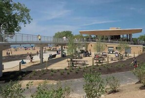 Property grounds - CAL KING BED, FREE PARKING PASS FOR 1 CAR, BY DOWNTOWN & CLINIC (Cleveland)