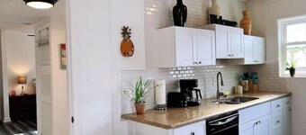 Beautiful 1 bedroom/free parking/pet friendly