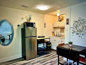 冰箱、微波炉、茶具/咖啡用具