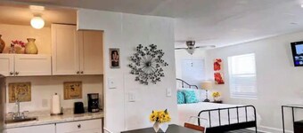Cozy newly renovated 1bed/1bth/pet friendly