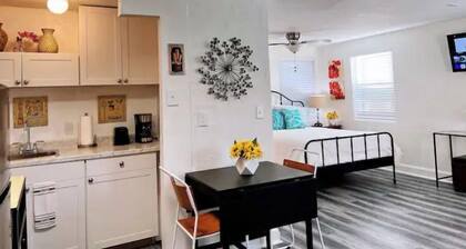 Cozy newly renovated 1bed/1bth/pet friendly