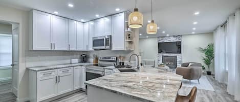 Fridge, microwave, stovetop, dishwasher