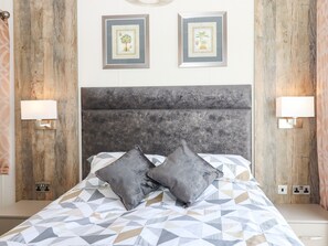 2 habitaciones, decoración personalizada y muebles diferentes