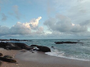 Cottage, 1 King Bed | Beach