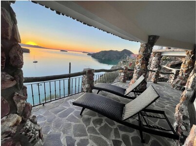 Casa De Roca Luxury Villa on the Bay of Concepcion