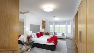 4 bedrooms, desk, iron/ironing board, travel cot