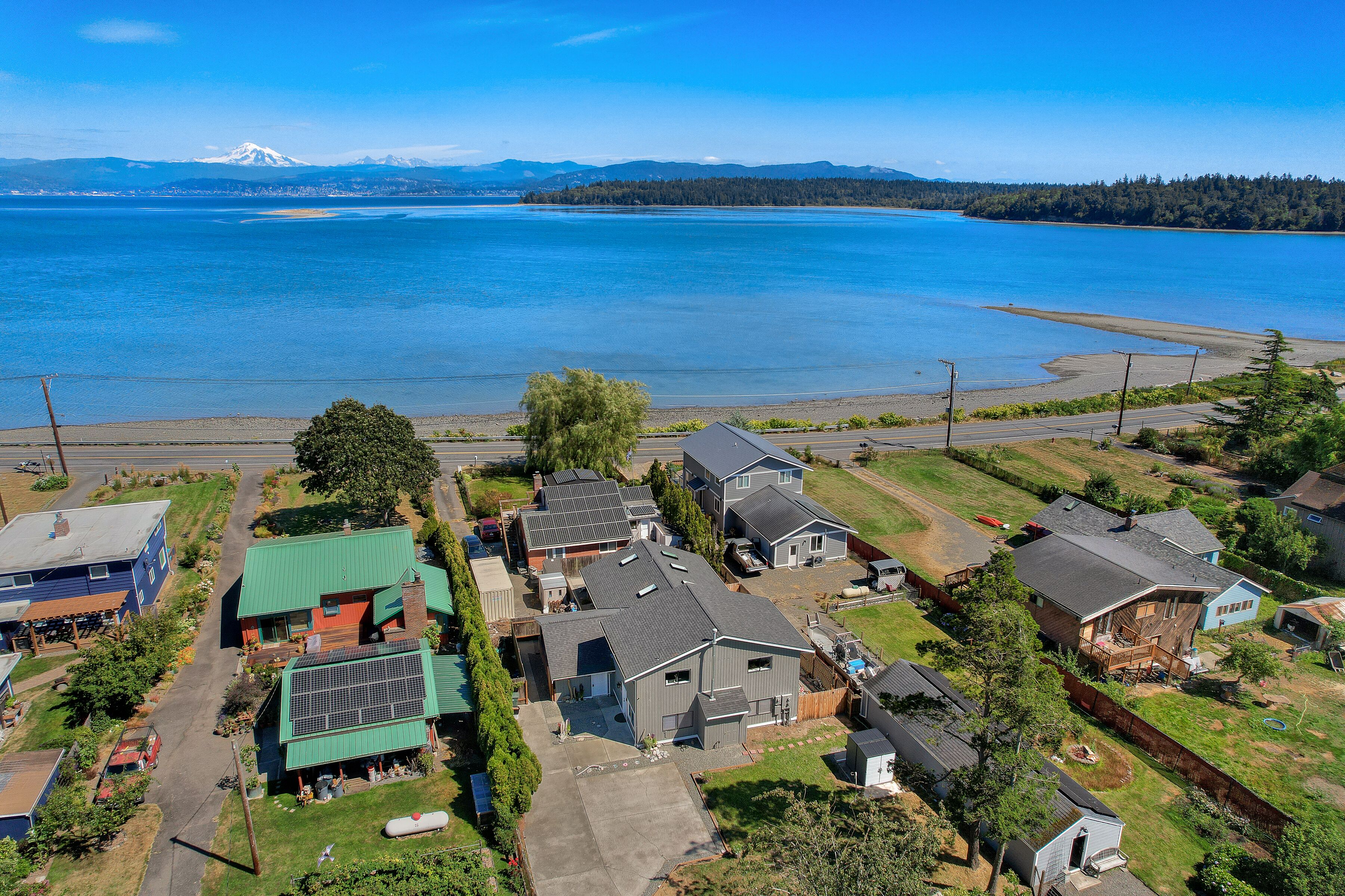 The Salish-7: 7 Bedrooms Bay Views Bellingham