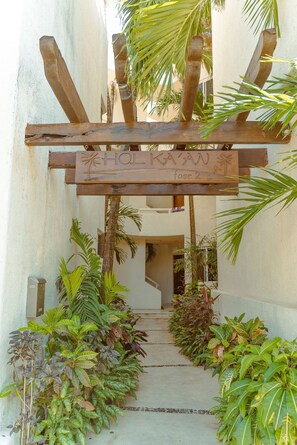 Front of property - Hermoso PH Roof privado alberca wifi200 (Playa del Carmen)