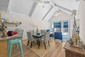 Dining - Fully Renovated Beach House - Walk to the Beach! (North Myrtle Beach)