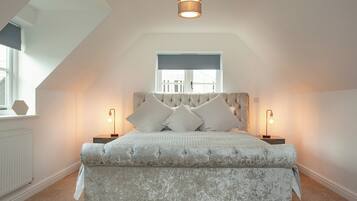 4 bedrooms, free WiFi, bed sheets