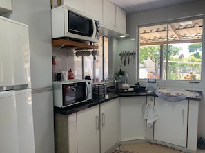 Premium House, Pool Access, Beach View | Private kitchen | Fridge, microwave, blender, toaster oven