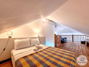 Iron/ironing board, free WiFi, bed sheets