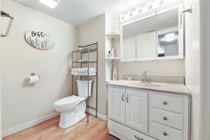 Hårføner og håndklær