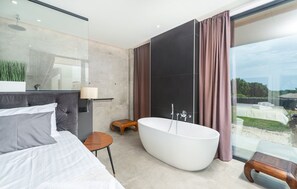4 bedrooms, iron/ironing board, free WiFi, bed sheets - Luxury Villa Borealis with Pool (Ližnjan)