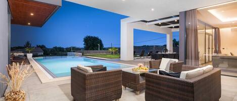 Opvarmet pool