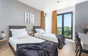 3 bedrooms, iron/ironing board, free WiFi, bed sheets - Luxury Villa Monroe with Pool (Vodnjan)