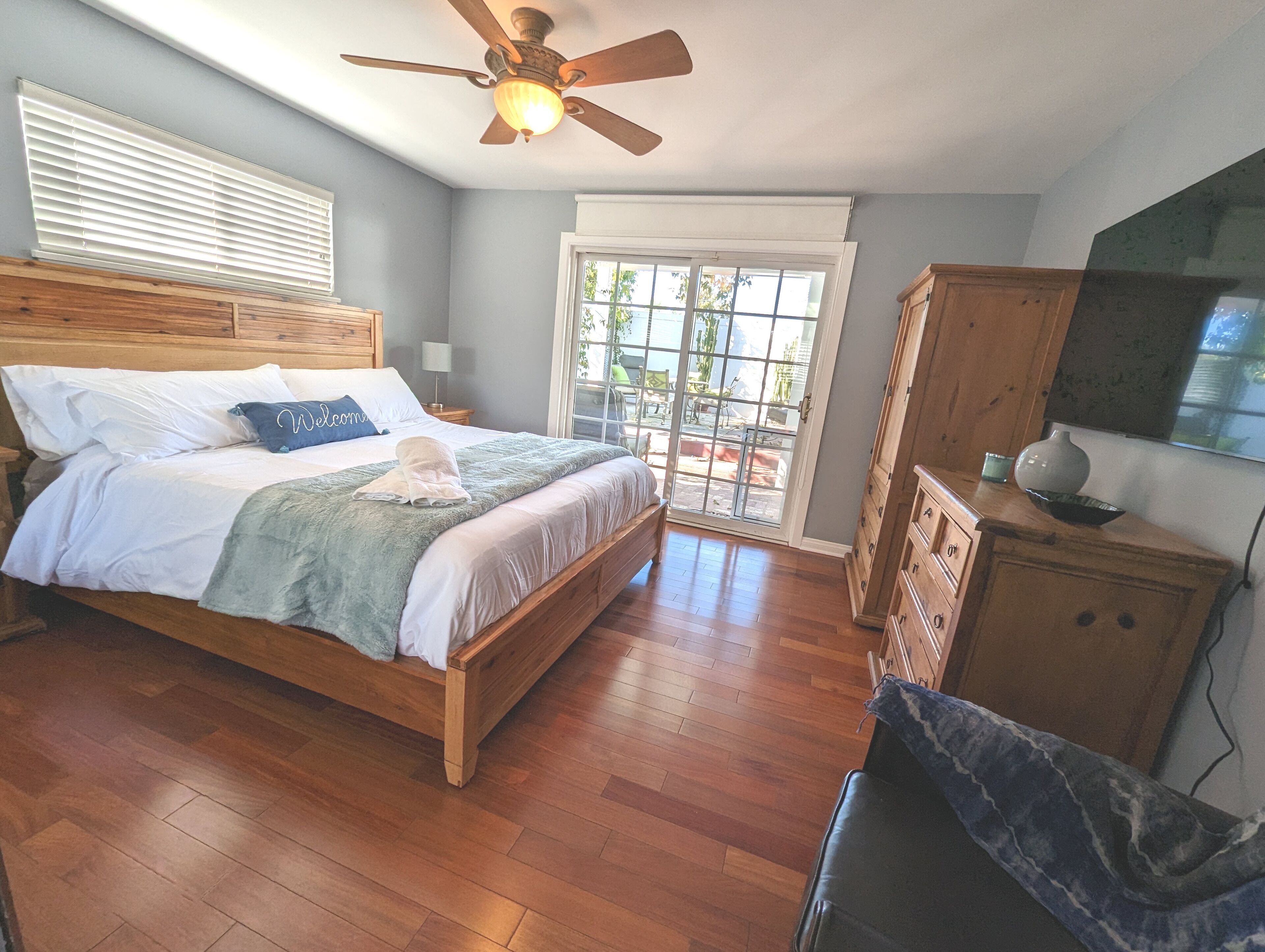4 bedrooms, desk, free WiFi, bed sheets