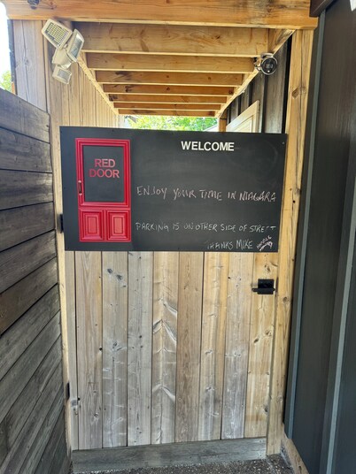 Romantic guest house in the heart of Niagara wineries