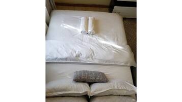 1 chambre, fer et planche à repasser, accès au Wi-Fi (inclus)