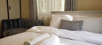 Royal Homestay Studio with free parking