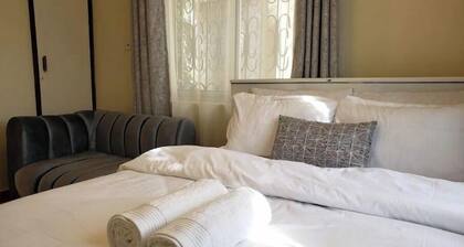 Royal Homestay Studio with free parking