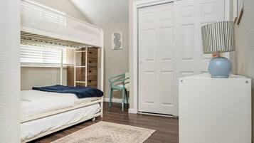 3 bedrooms, desk, travel crib, free WiFi