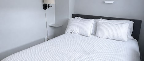 1 bedroom, desk, iron/ironing board, WiFi (free)