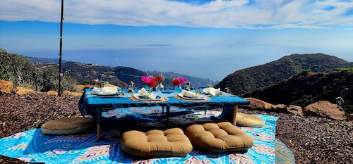 Spectacular Malibu Ocean & Mountain View Villa with no cleaning list!