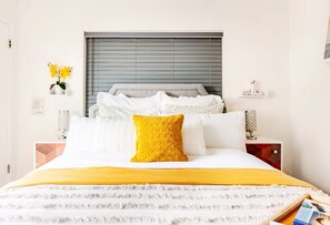 3 bedrooms, desk, iron/ironing board, travel crib