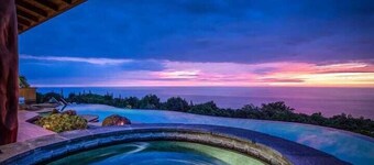 #1 AirBnb in Kona | Condé Nast Traveler | Aolani House