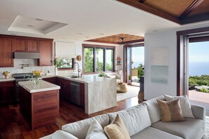 Interior - #1 Rental in Kona | Condé Nast Traveler | Aolani House (Honalo)