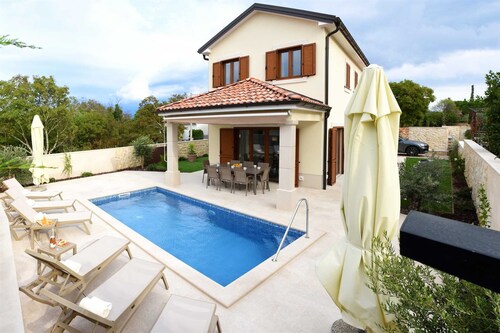 Villa Julija with heated swimming pool