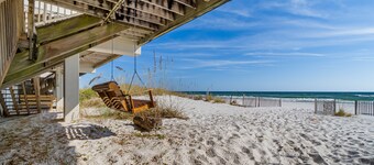 Beachfront townhome with ocean views, 2 balconies, W/D, & AC - dog-friendly