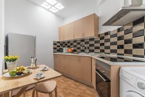 Microwave, oven, stovetop, coffee/tea maker