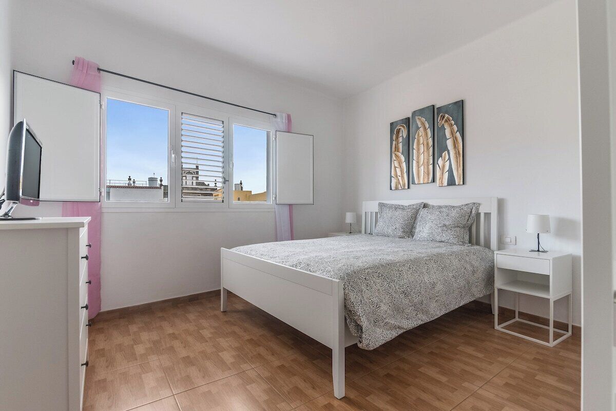 2 chambres, fer et planche à repasser, lit de bébé portatif, Wi-Fi