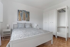 2 chambres, fer et planche à repasser, lit de bébé portatif, Wi-Fi