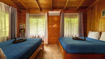 1 bedroom, bed sheets