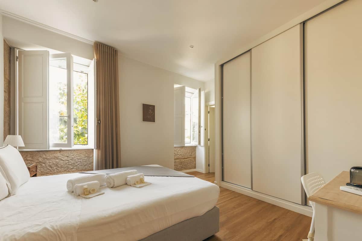 Deluxe Double Room | Peralatan tempat tidur premium, gebar bulu kapas, katil Tempur-Pedic