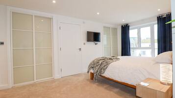 Cottage | 2 bedrooms, individually decorated, individually furnished, free WiFi