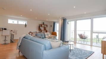 Cottage | Living area