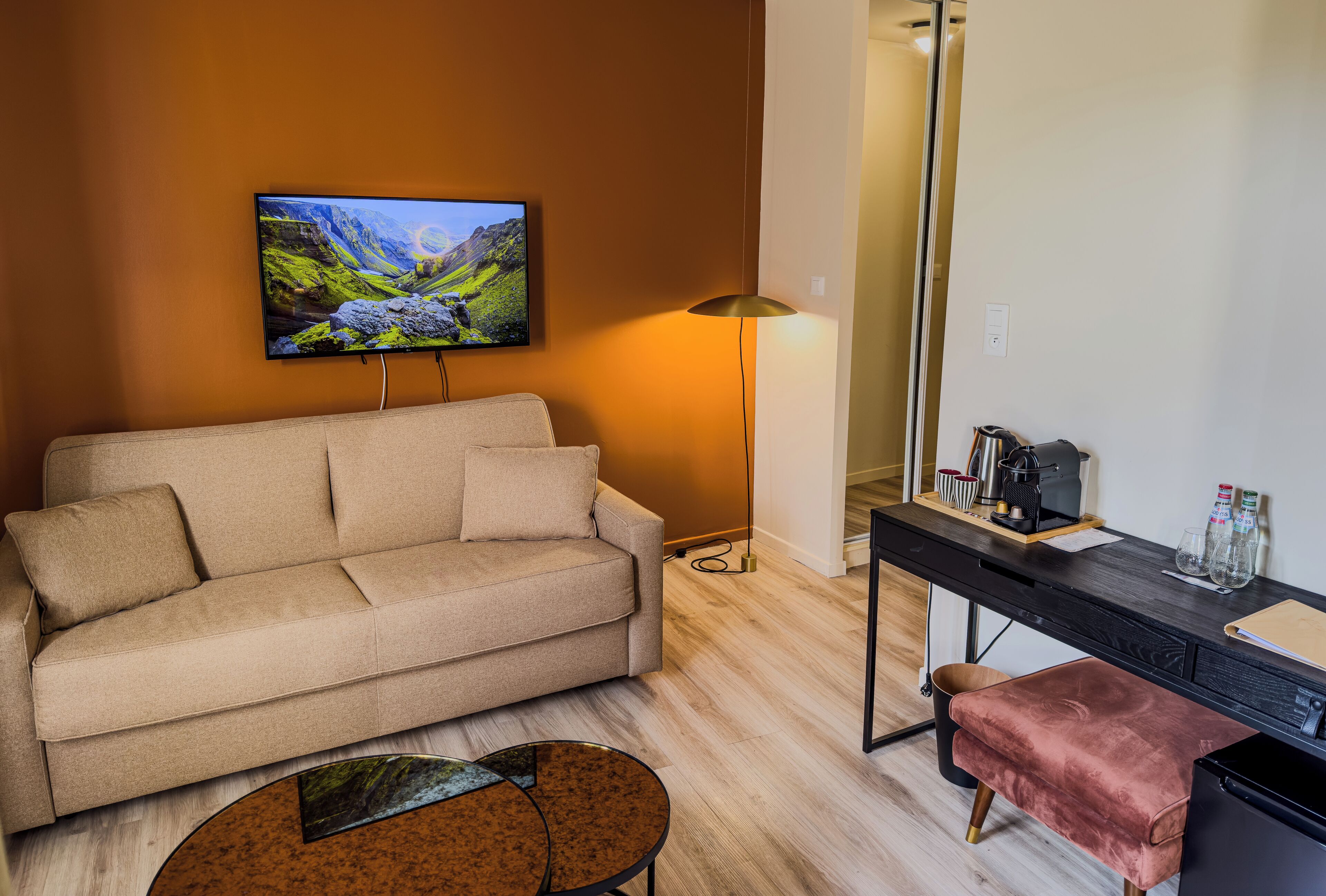 Suite | Hochwertige Bettwaren, Pillowtop-Betten, Zimmersafe, Schreibtisch