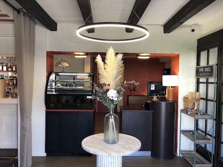 Recepción. Relais Manderen