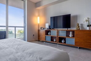 Apartment - Biscayne Bay Views-pool Hot Tub and Amenities (Miami)