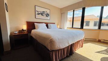 1 bedroom, in-room safe, desk, iron/ironing board