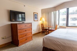 1 bedroom, desk, free WiFi, bed sheets - Studio #512 @ Fantastic Location, Pool, Hot Tub! (Crested Butte)