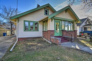 Exterior - Family-Friendly Des Moines Retreat w/ Patio! (Des Moines)
